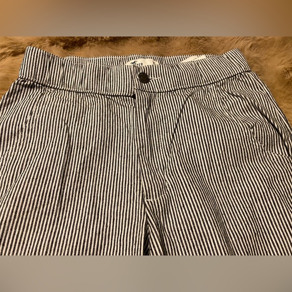 Hollister Cropped Straight Leg Pants XS - Picture 4 of 6